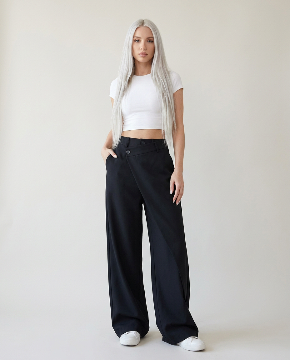 Baggy broek in zwart - staande pose