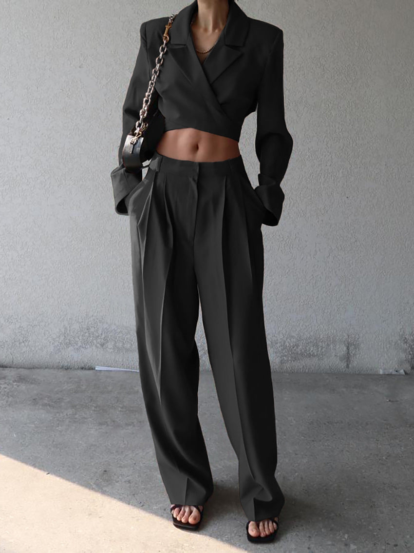 Bella Novelle tweedelige set met cropped blazer en wijde broek, vooraanzicht