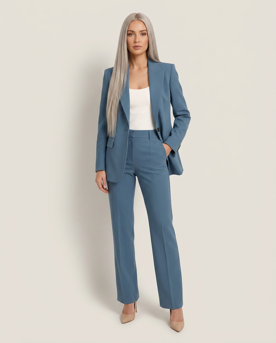 Blazerset in blauw - staande pose