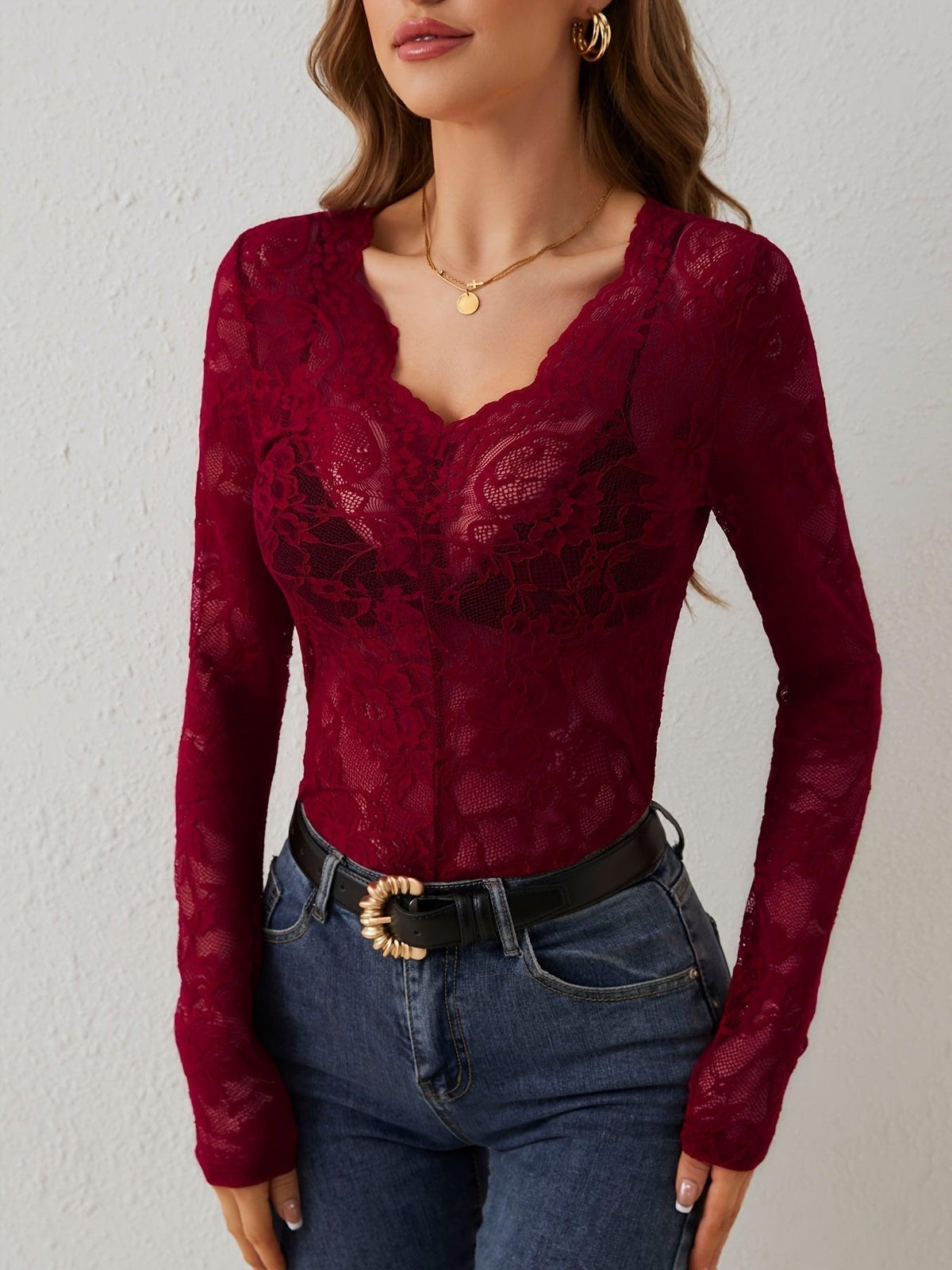 Bella Novelle kanten body met lange mouwen in rood