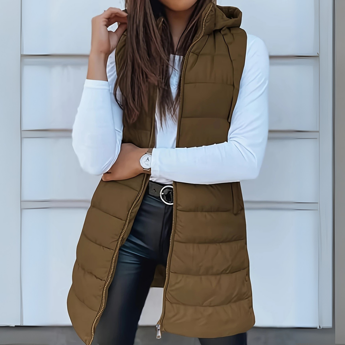 Bella Novelle lange gewatteerde bodywarmer met capuchon in khaki