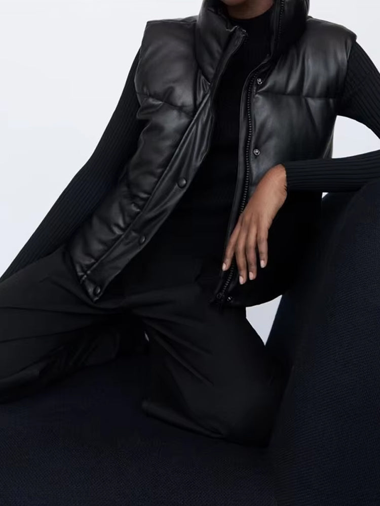 Bella Novelle bodywarmer in leerlook in zwart