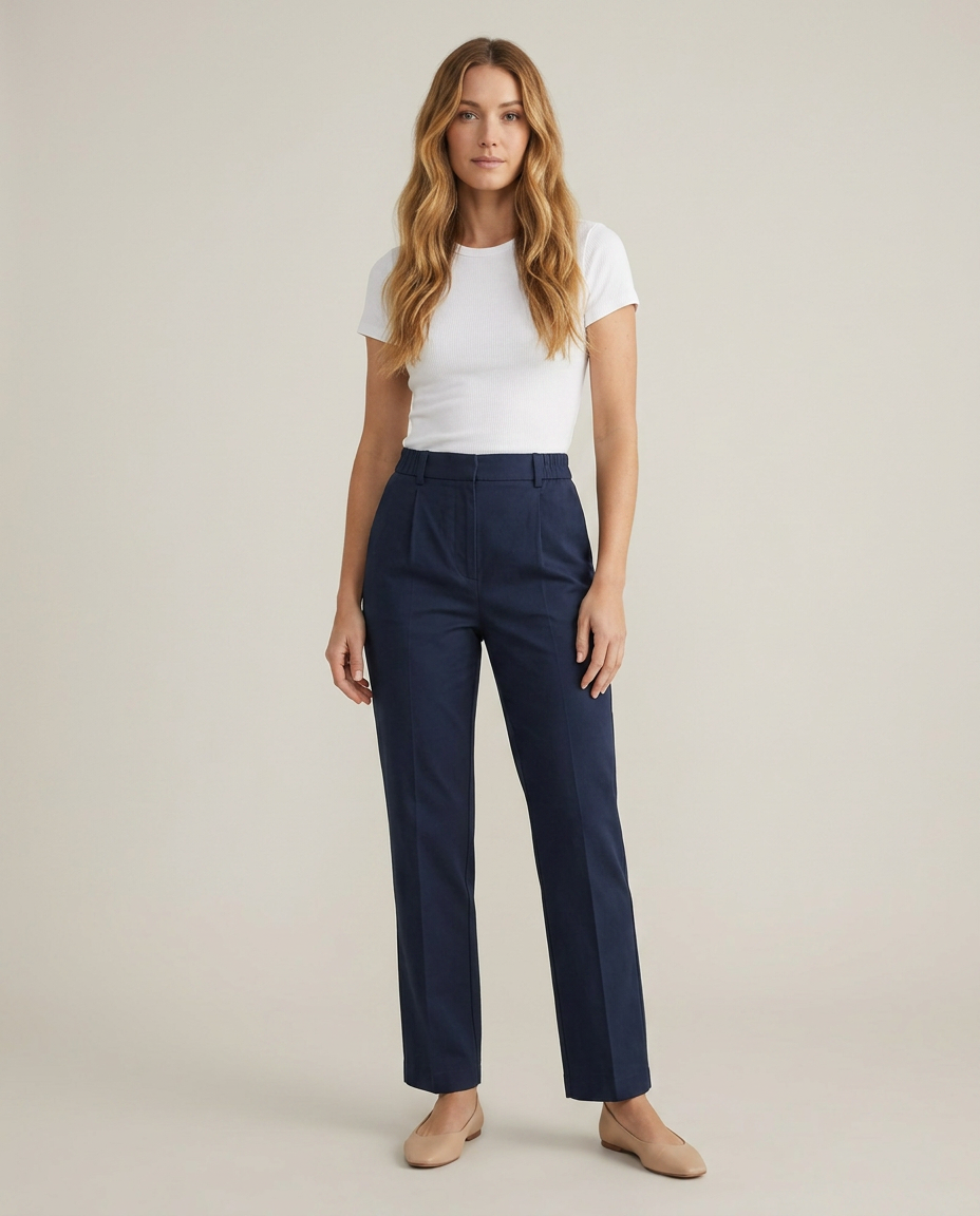 Bella Novelle broek met hoge taille in donkerblauw, staande pose