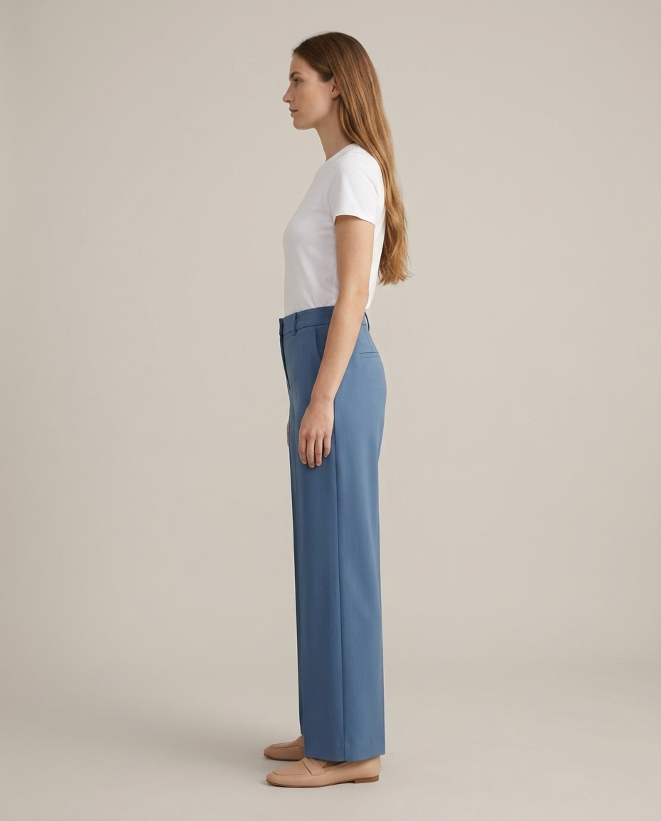 Broek met wijde pijpen in blauw - zijaanzicht