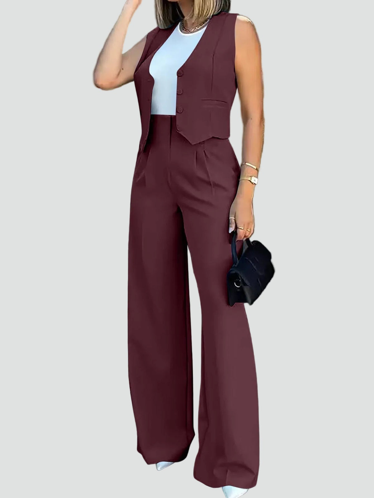 Bella Novelle gilet en broek set in Bordeauxrood