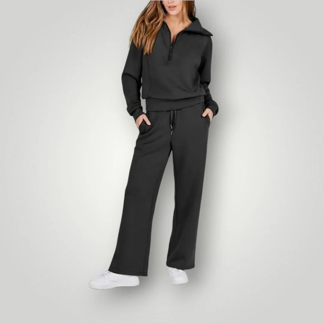 Bella Novelle tweedelig huispak, staande pose