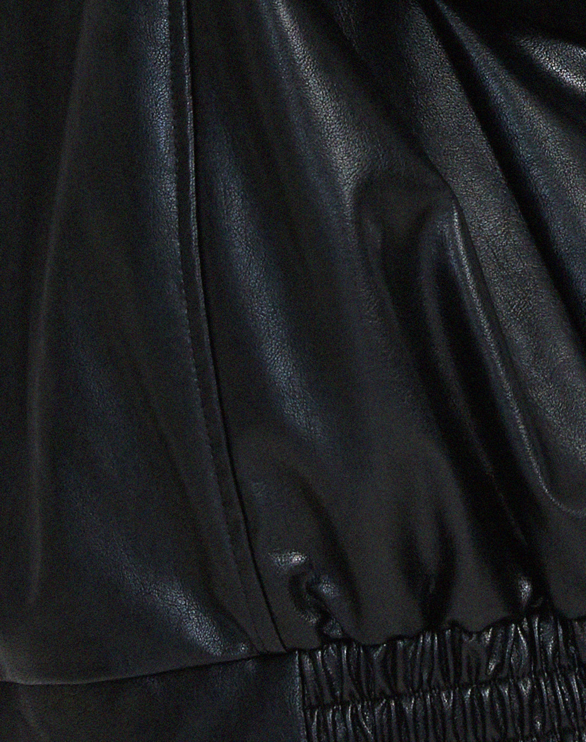 Bella Novelle oversized jasje in leerlook, productfoto van de mouw