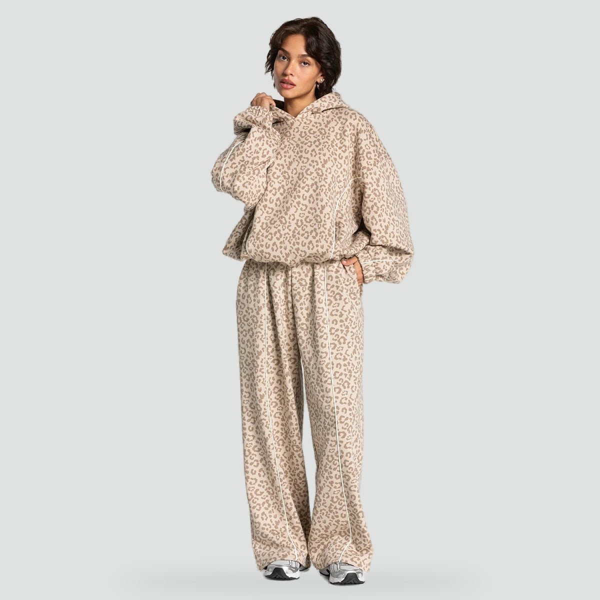 Bella Novelle joggingpak in Beige