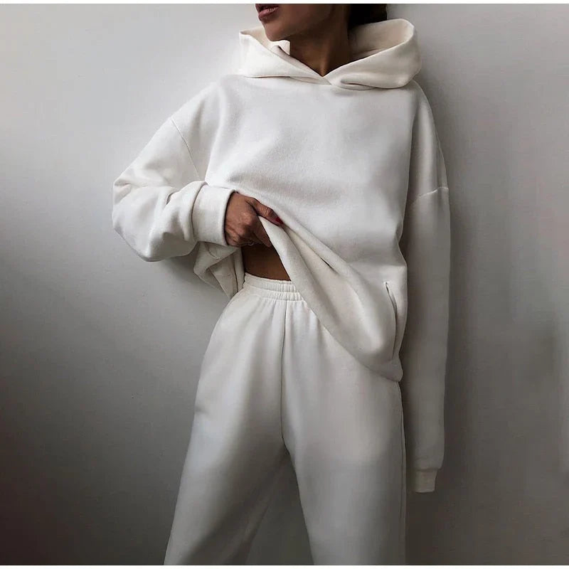 Bella Novelle joggingset voor dames, achteraanzicht