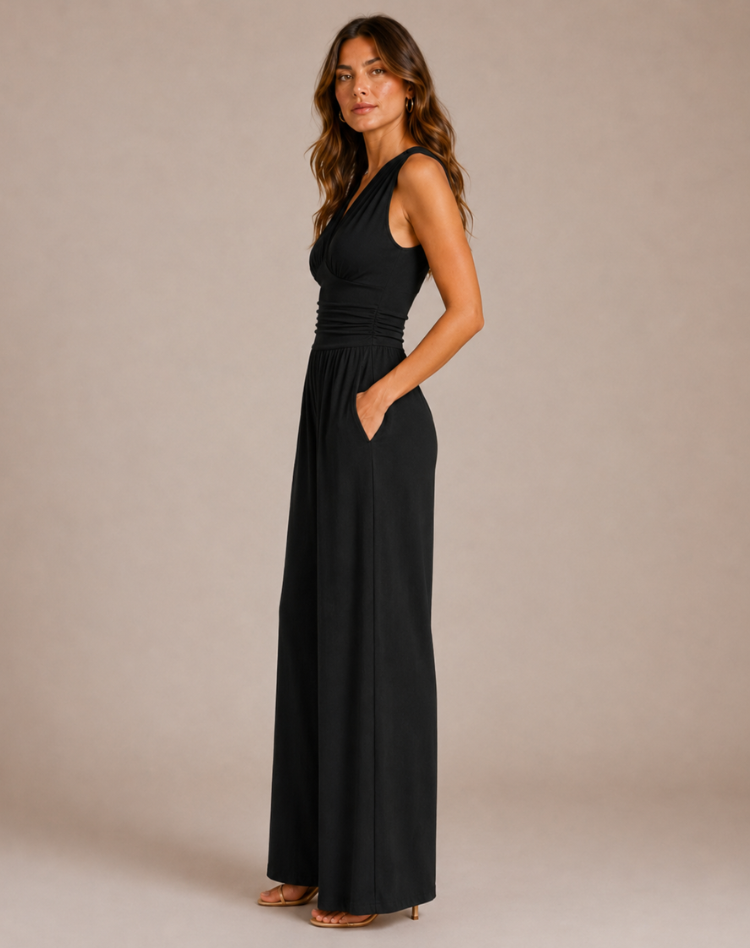 Bella Novelle jumpsuit met diepe V-hals en wijde pijpen, productfoto