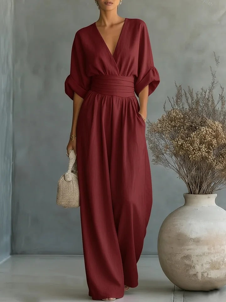 Bella Novelle damesjumpsuit met V-hals en wijde pijpen in bordeauxrood