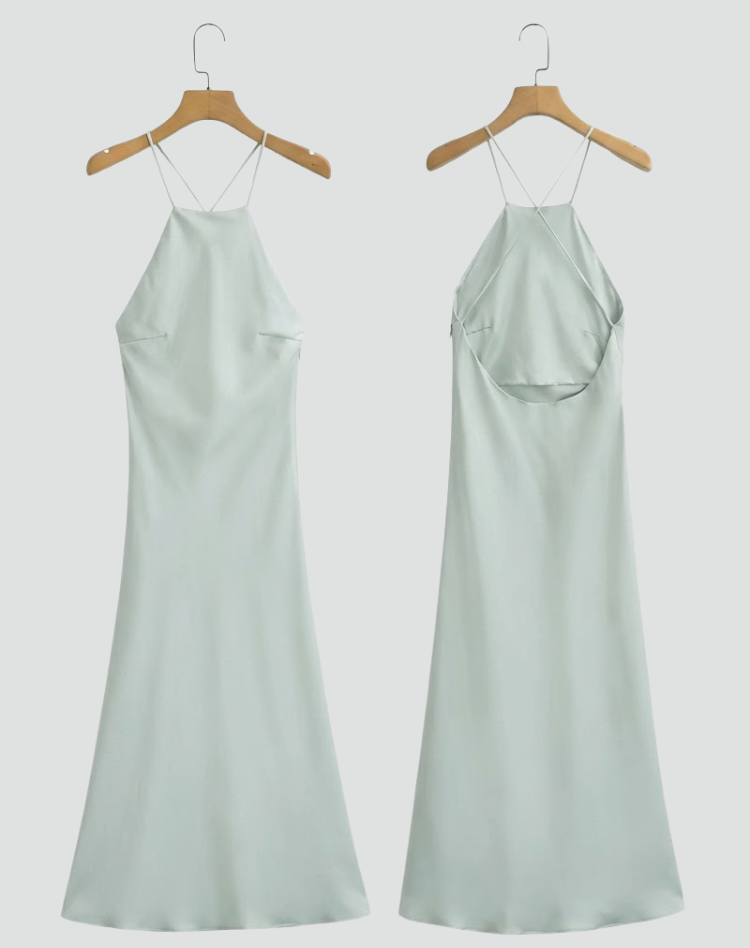 Bella Novelle satijnen maxi jurk met halterhals en open rug, productfoto