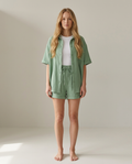 Katoenen loungewear set met shorts in groen - vooraanzicht