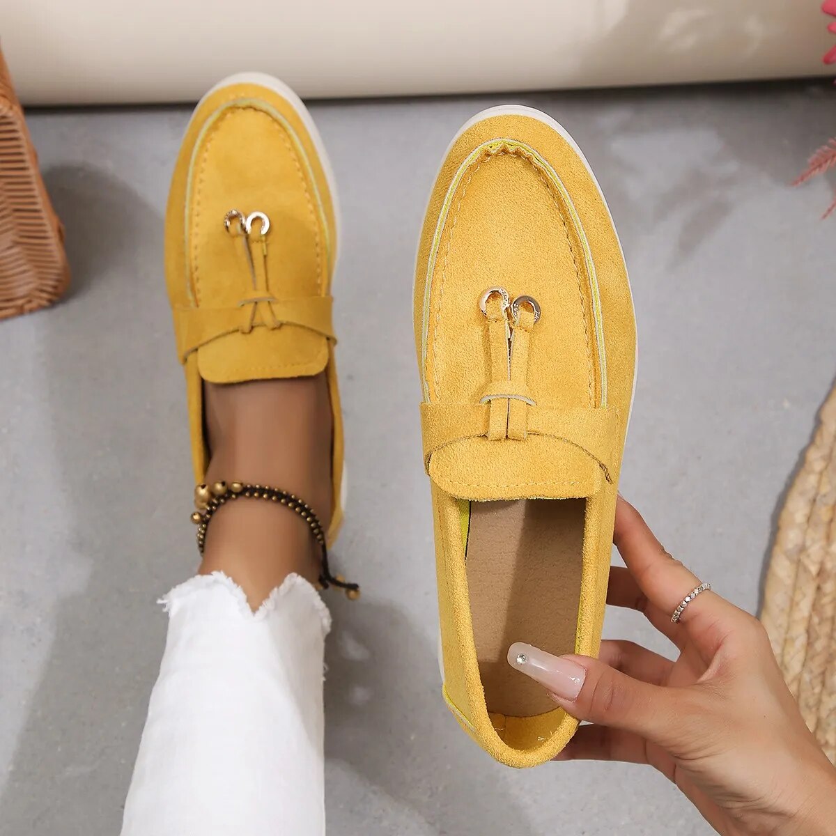 Bella Novelle loafers, staande pose