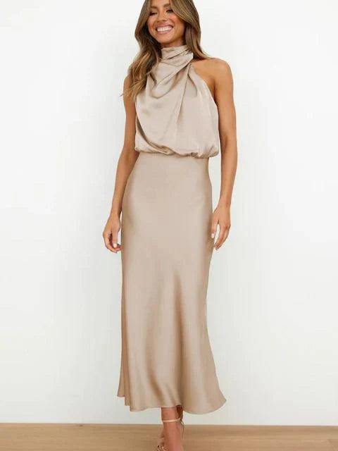 Bella Novelle satijnen maxi jurk met halternek in beige
