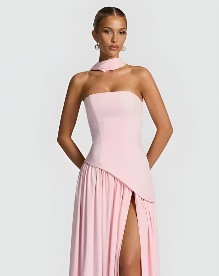 Bella Novelle strapless maxi galajurk met korset en sjaal in lichtroze
