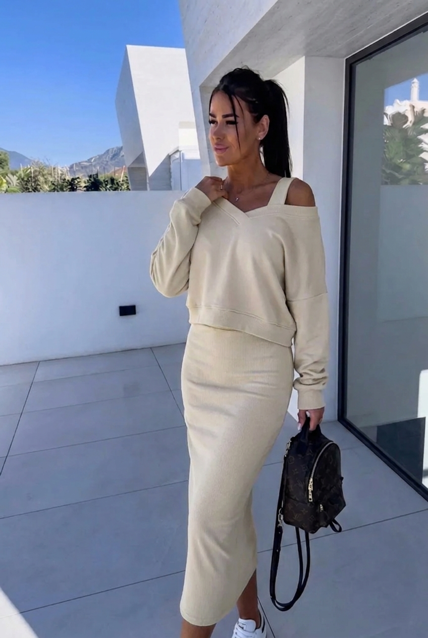 Bella Novelle set met aansluitende jurk en sweatshirt in beige