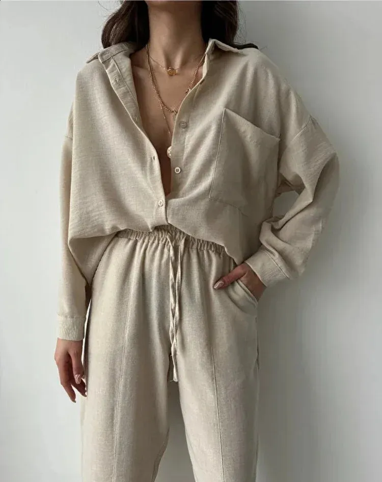 Bella Novelle set met blouse en wijde broek van linnenmix, productfoto
