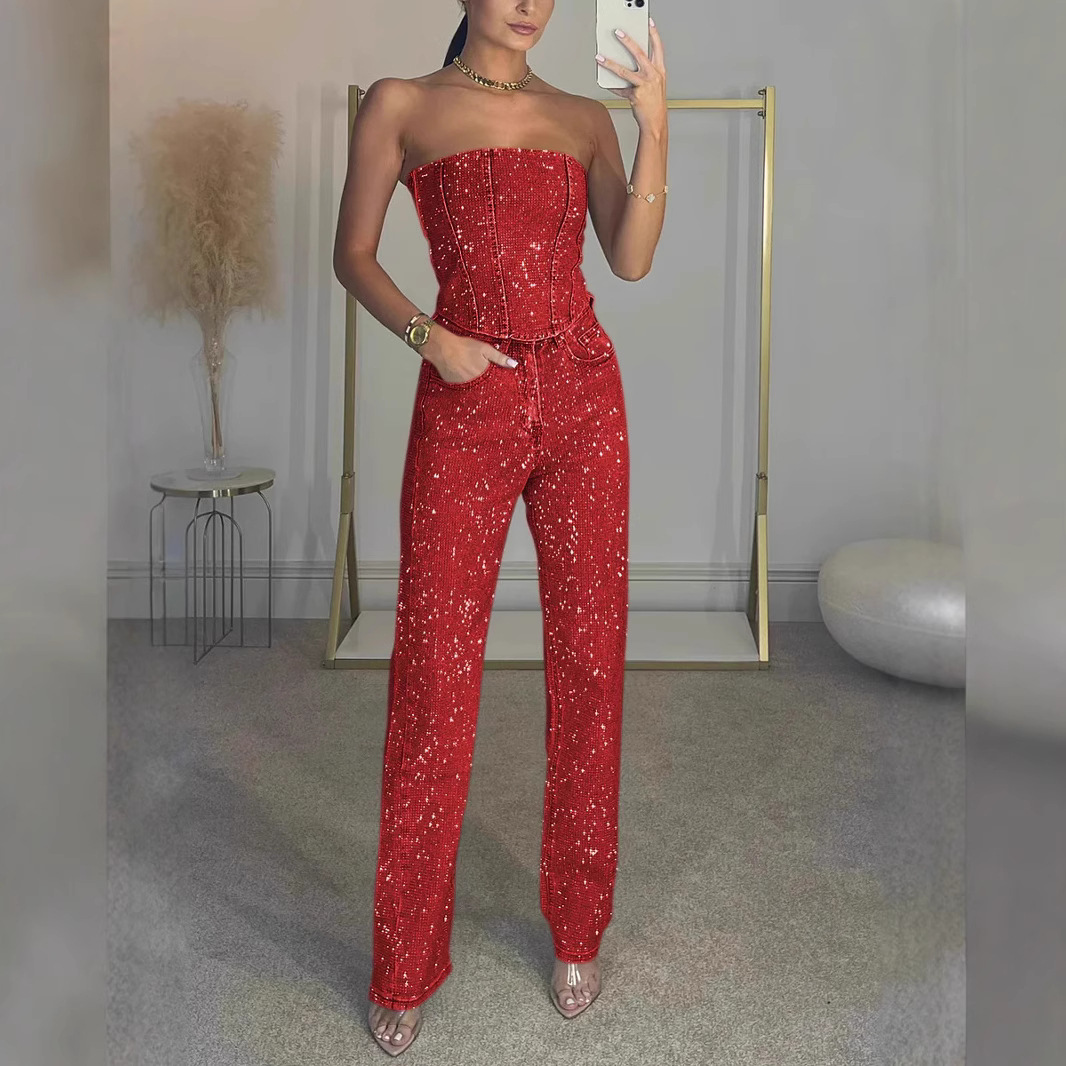Bella Novelle glitter set met strapless crop top en jeans in rood