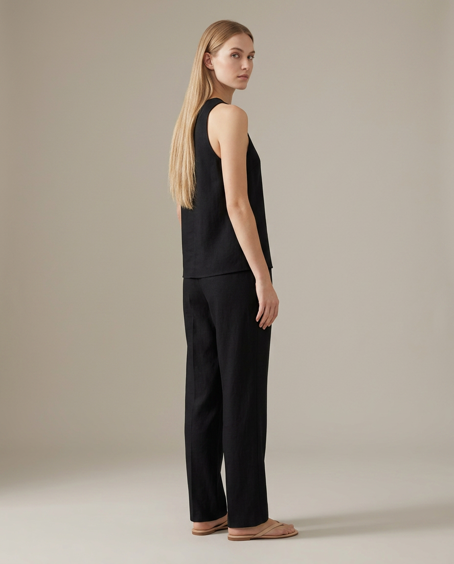Set mouwloze top en broek in zwart - zijaanzicht