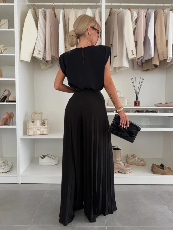 Bella Novelle set met mouwloze top en wijde plissé broek in zwart