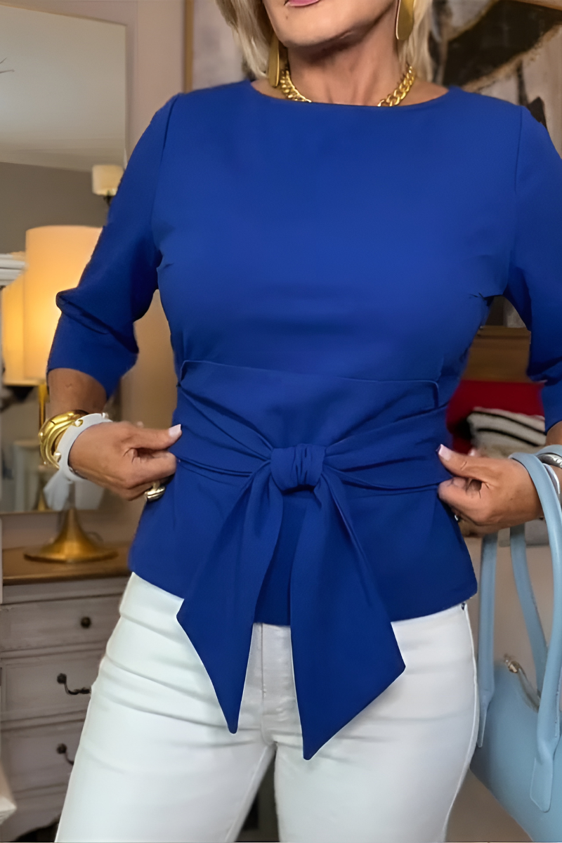 Bella Novelle damestop met strikdetail in blauw