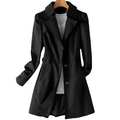 Bella Novelle getailleerde trenchcoat met knopen in zwart