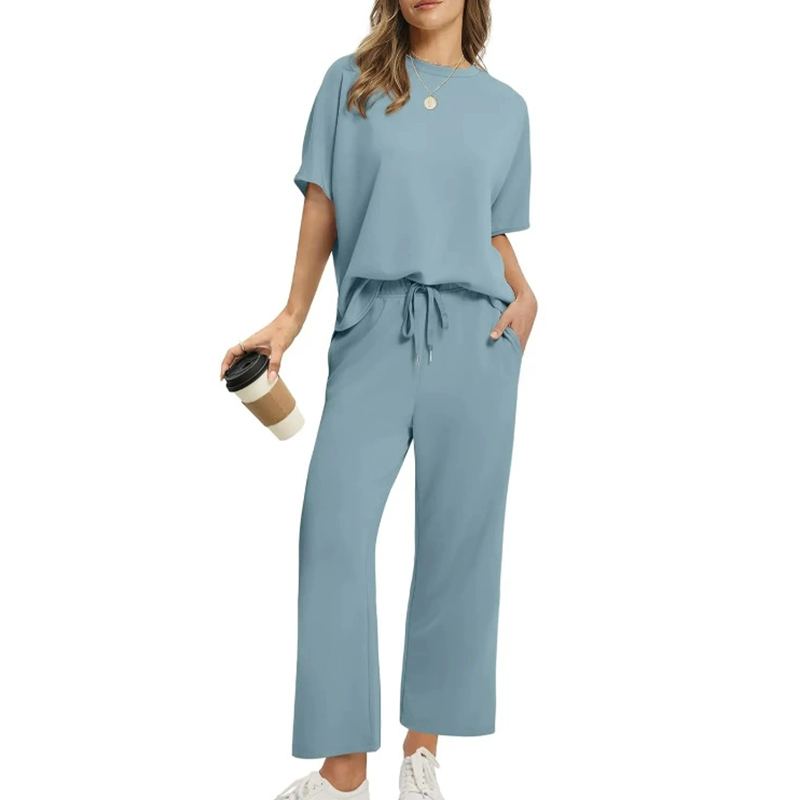 Bella Novelle tweedelige set met top en broek, achteraanzicht