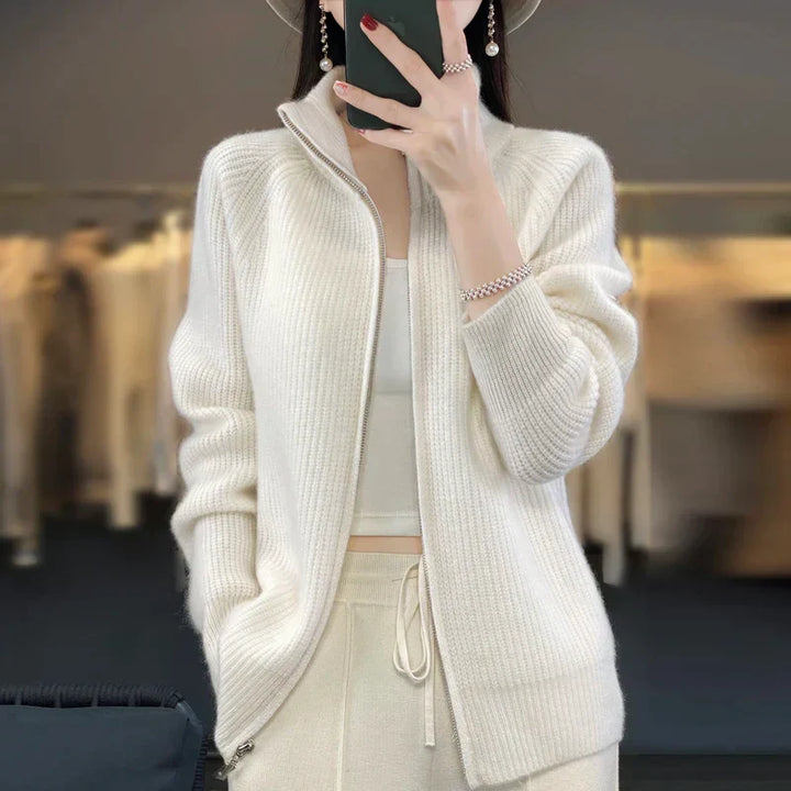 Bella Novelle vest, staande pose